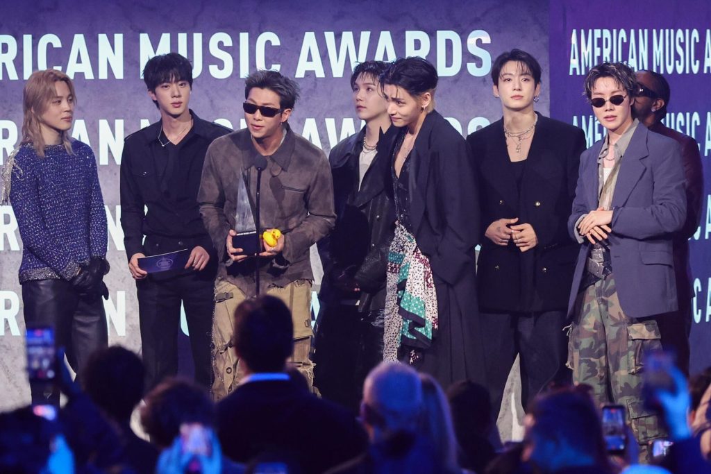 Anketa o nejlepší novou hudbu tohoto týdne: Olivia Rodrigo, BTS, Jack White a další