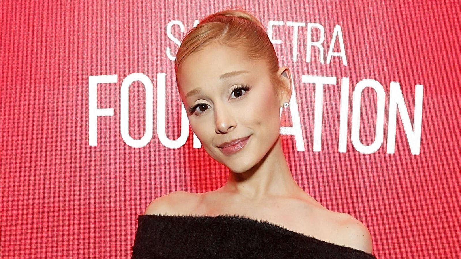 Ariana Grande se probojovala do žebříčku alb Billboard se třemi návraty