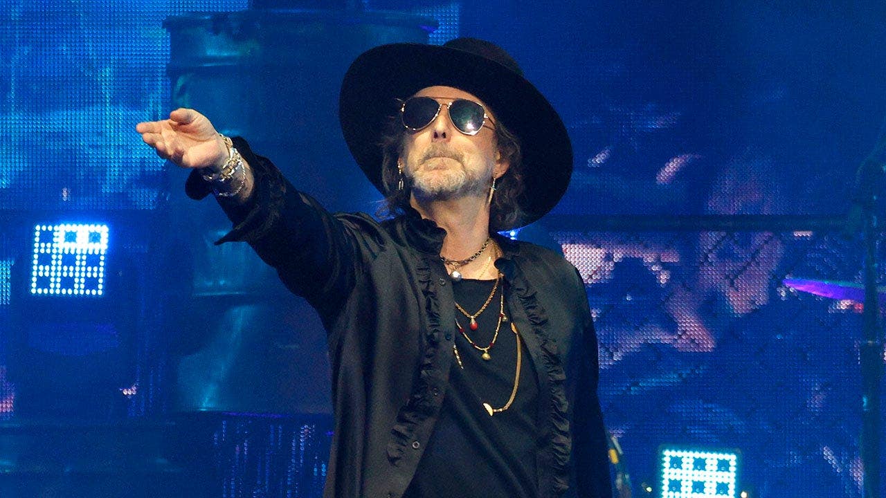 Black Crowes čelí odporu poté, co ukončili americký chorál na show v Tampě