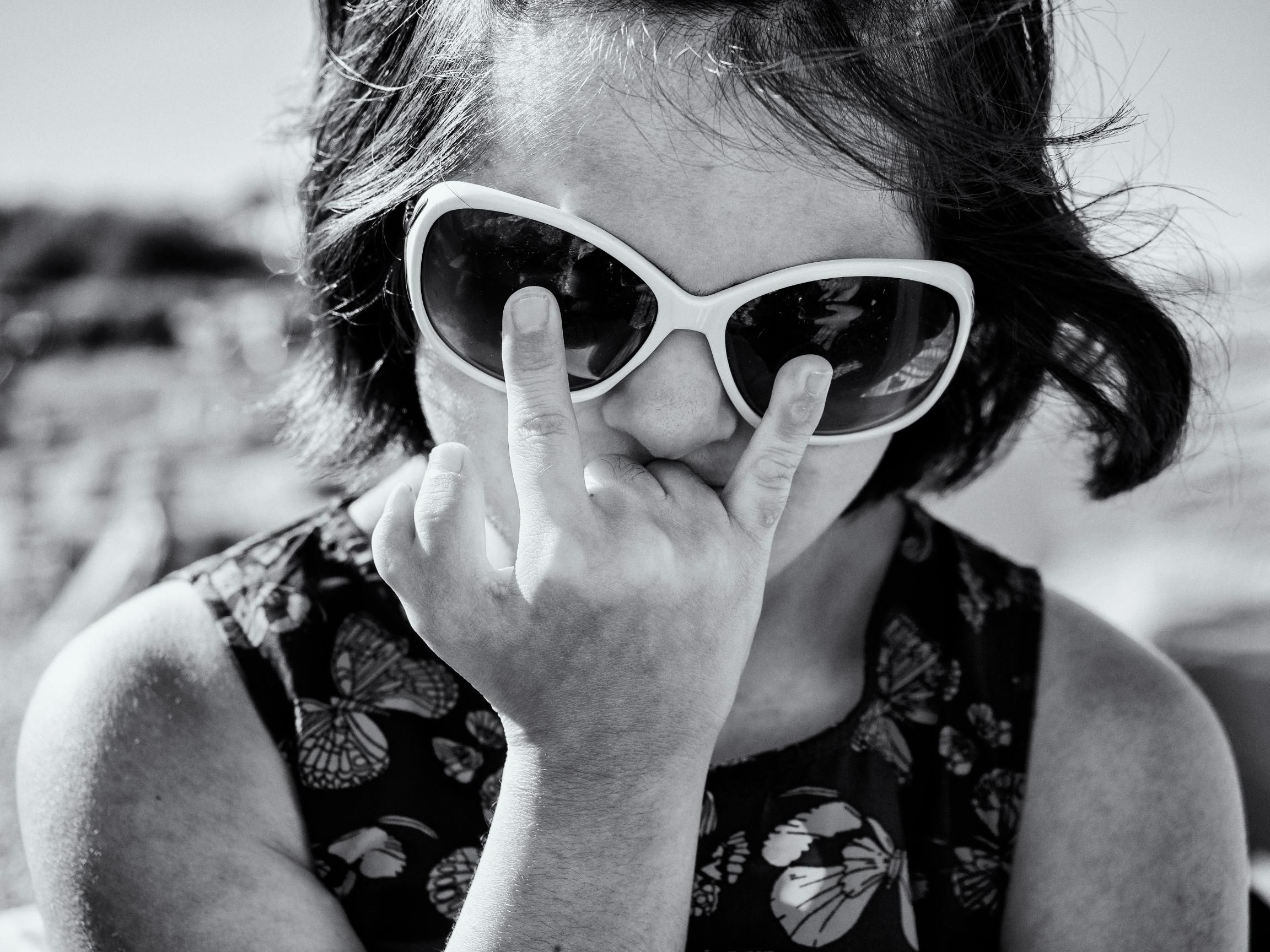 Defying the Myth: Desetiletý dokumentární projekt Carol Allen-Storey je jednou z nejsilnějších fotografických knih roku.