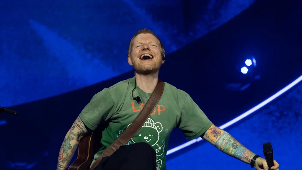 Ed Sheeran's LOOP Tour začíná, když naznačuje pauzu