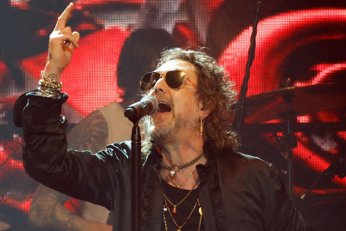 Frontman Black Crowes po komentářích na jevišti vrací úder Go Viral