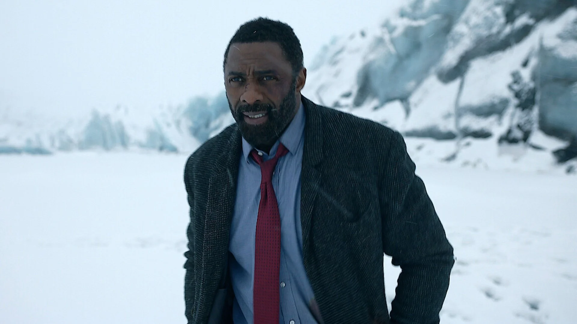 Idris Elba se vyjadřuje k pověstem Jamese Bonda a vysvětluje, proč by 007 nemělo být „Woke“ — GeekTyrant