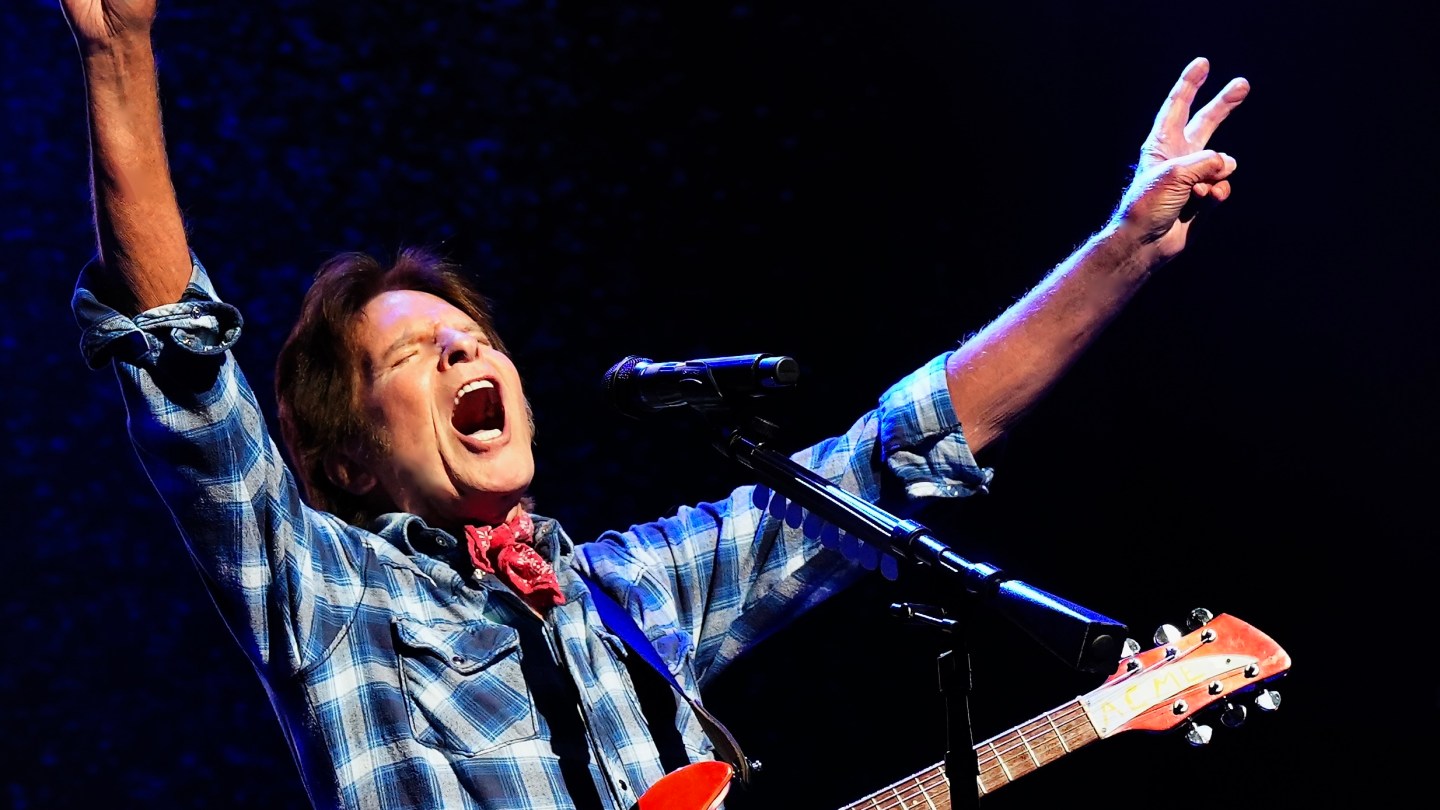 John Fogerty říká, že by byl ochoten prodat svůj katalog