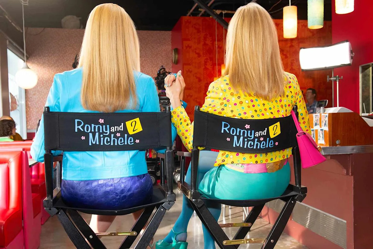 Lisa Kudrow a Mira Sorvino se vracejí pro pokračování „Romy a Michele“, nyní se natáčí pro vydání Hulu