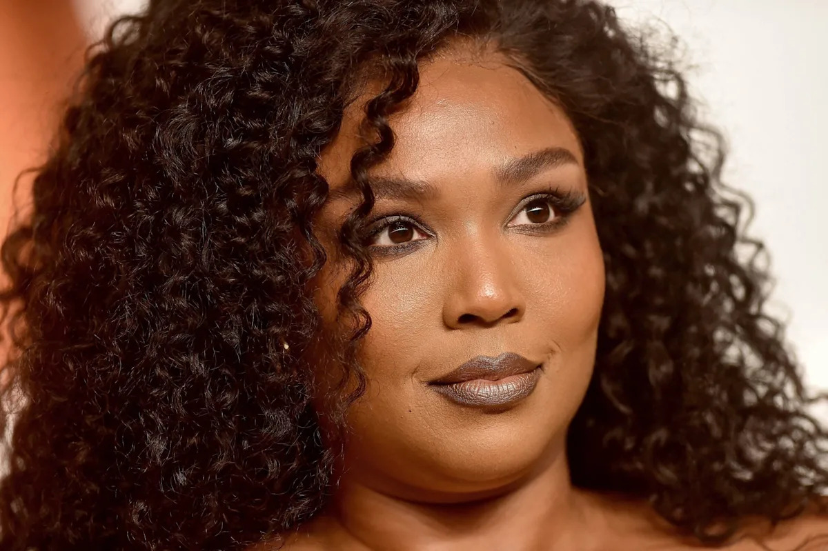Lizzo udeřil TikTok za 'Hating' na novém albu