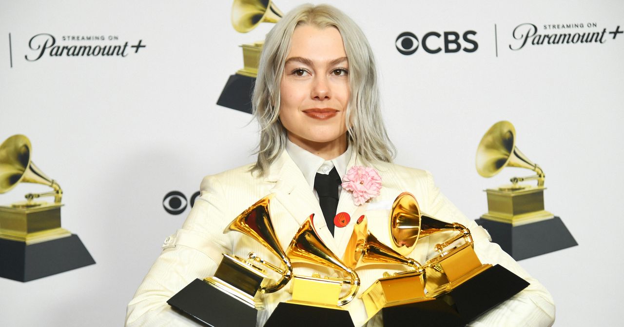 Phoebe Bridgers zavrhla internet, aby propagovala svou novou hudbu. Už to funguje