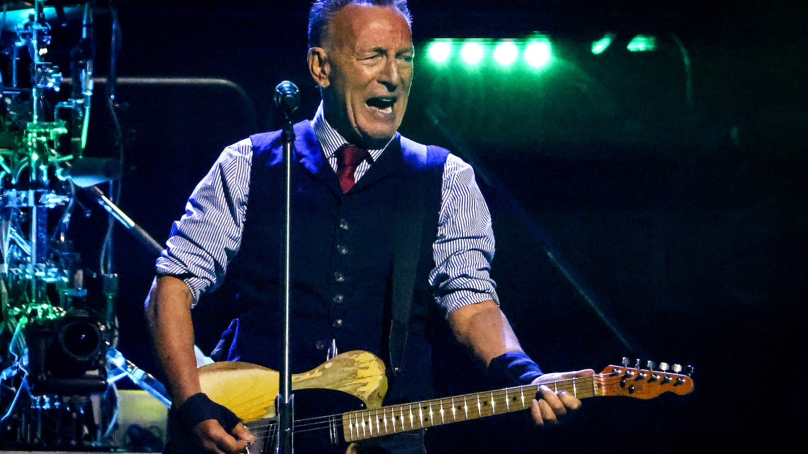 Podívejte se na hru Bruce Springsteena s Jonem Bon Jovim v 'Music America'