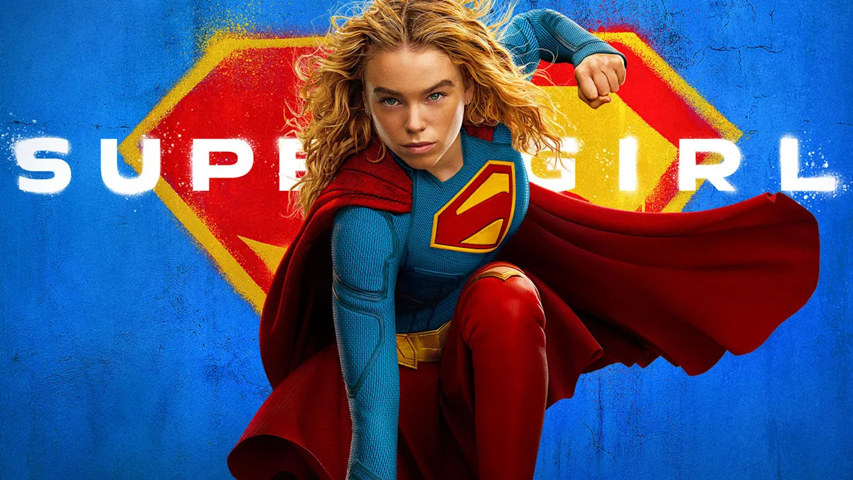 První reakce „Supergirl“: „Smíšené“ recenze, chvalte role Milly Alcock a Jasona Momoa a vyzdvihněte Supermana Davida Corensweta jako „vrcholný casting“