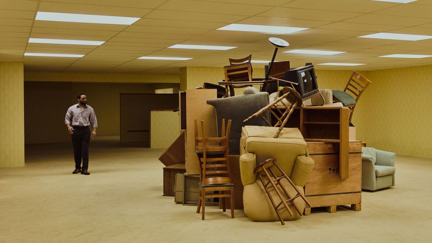 Recenze 'Backrooms' a 'Obsession': Mladí režiséři ve velkém stávkují v pokladně : NPR