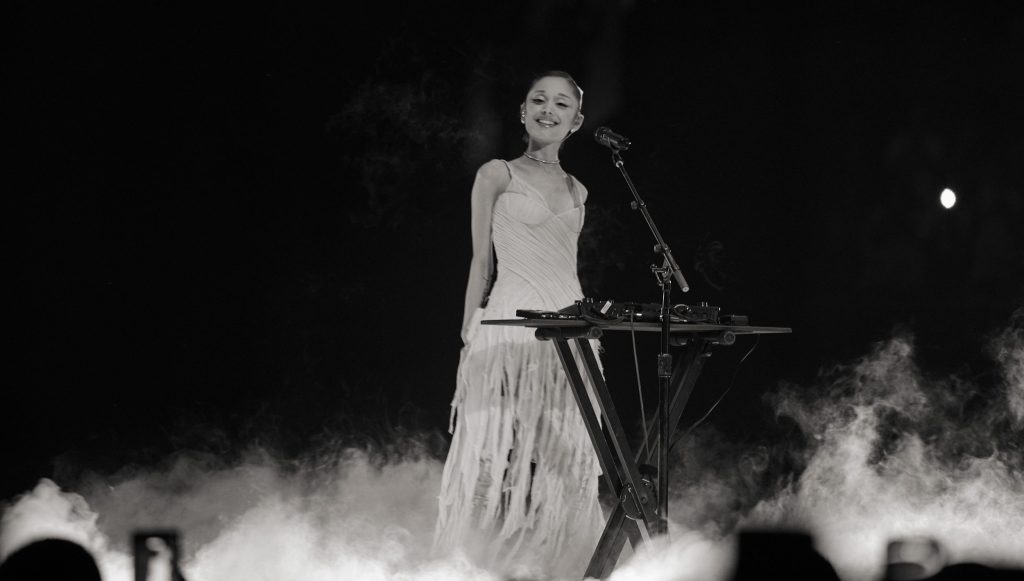 Recenze koncertu Ariany Grande 'Eternal Sunshine Tour': Los Angeles