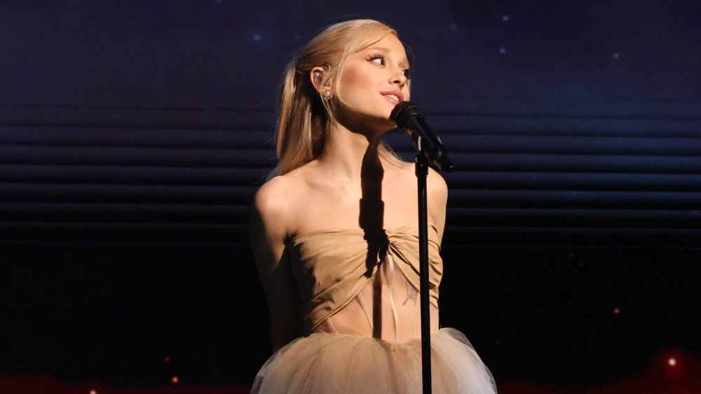 Setlist Ariany Grande pro zahajovací večer turné 'Eternal Sunshine'