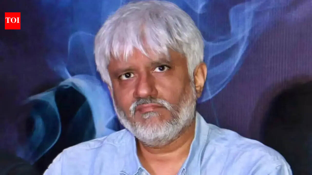Vikram Bhatt říká, že málem zemřel, když si vzpomíná na 70 dní strávených ve vězení v případu podvodu za 30 milionů Rs, odhaluje Mithun Chakraborty, Sanjay Dutt, Ajay Devgn mu volali | Novinky z hindského filmu