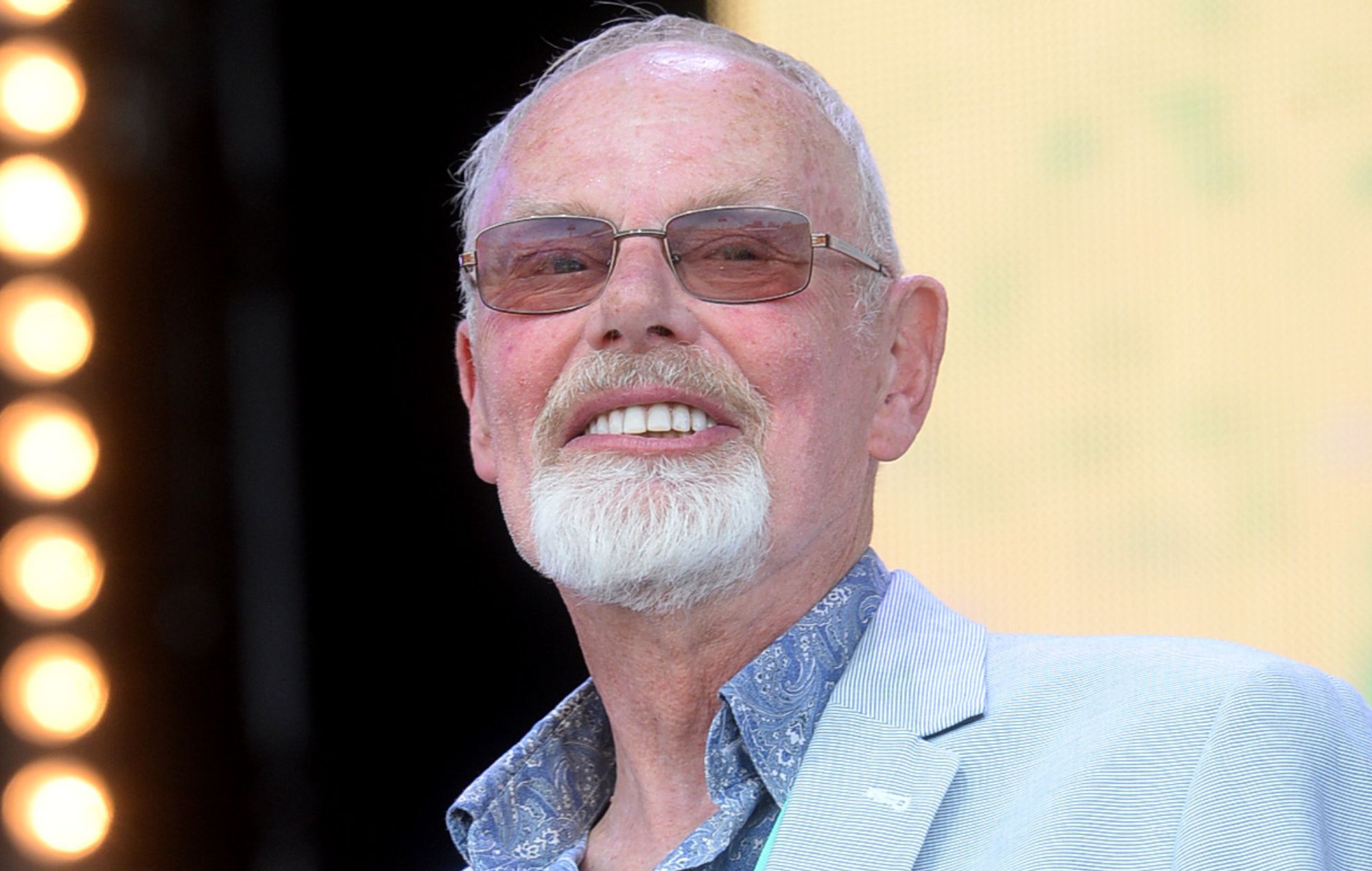 „Šeptající“ Bob Harris, aby po 56 letech odstoupil z BBC Radio 2 kvůli „špatnému zdraví“: „Bylo to jedno z nejtěžších rozhodnutí mého života“